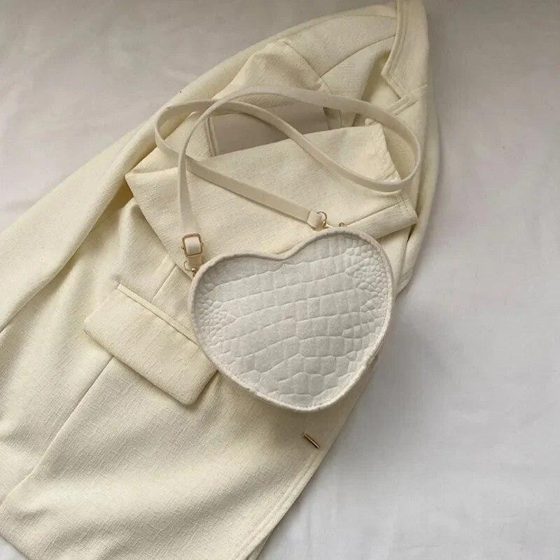 Mote Vintage Heart Kvinner Håndvesker Luksus Design Håndveske Hjertevesker for kvinner Dame skulderveske Messenger 2023 Trend