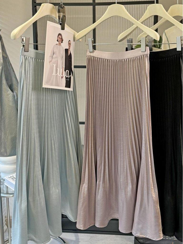 2026 Early Spring A-Line Pleated Skirt: Gentle, Versatile Design for Women's Mid-Length Fashion.