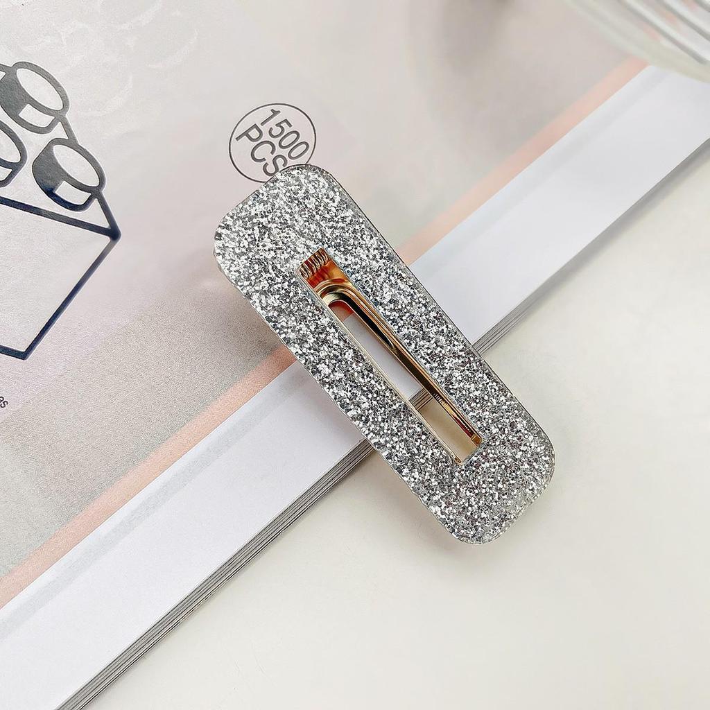 Barrette à cheveux en acrylique imprimé léopard: Barrette à frange rétro haut de gamme pour femmes