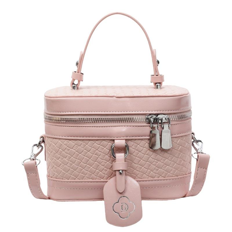 

Korean fashion temperament simple high sense woven pattern portable box bag niche design versatile commuter messenger bag розовый