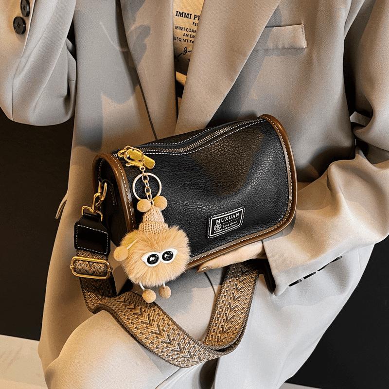 

2025 Women s High-End Boston Baguette Shoulder Bag - Popular Wide Strap Crossbody Pillow Bag