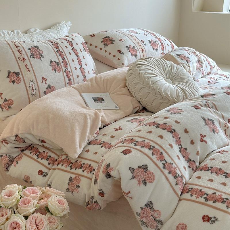 Set de patru piese din catifea cu lapte de iarnă de clasa a în desene animate pat îngroșat pentru student cearșaf de pat din trei piese cearșaf de pat cuvertură