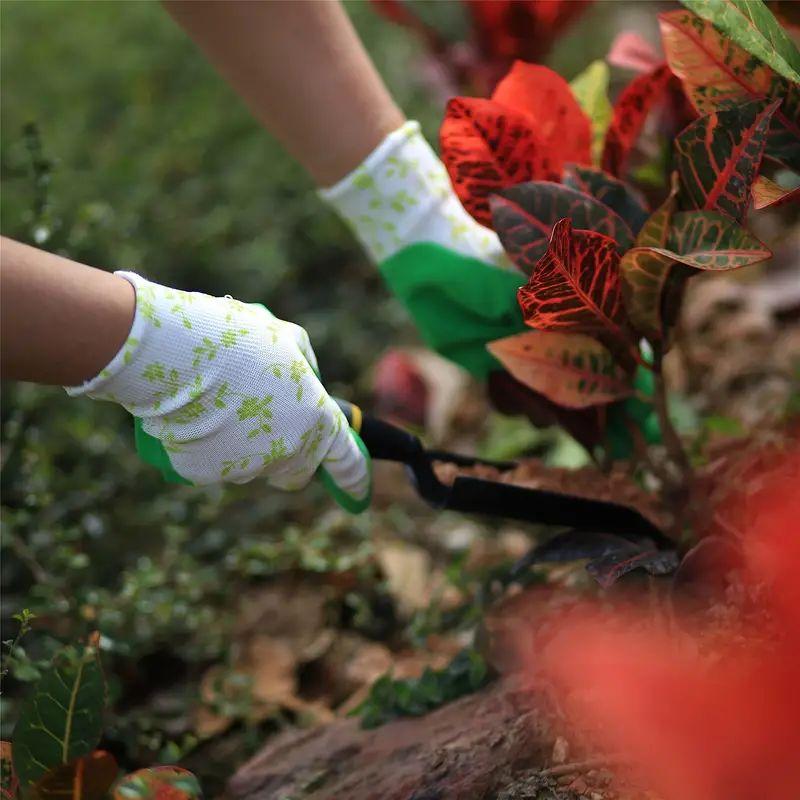 3 Paar Gartenhandschuhe Einheitsgröße, Atmungsaktive Schaumlatex Arbeitshandschuhe für Gartenarbeit, Landschaftsbau, Heimwerken 100% reiner Gummi