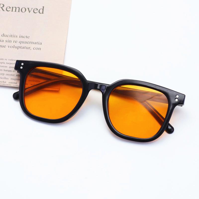 

Солнцезащитные очки Gradient Sunset Pink - черная оправа, вид без оправы, популярный стиль, модный женский аксессуар.