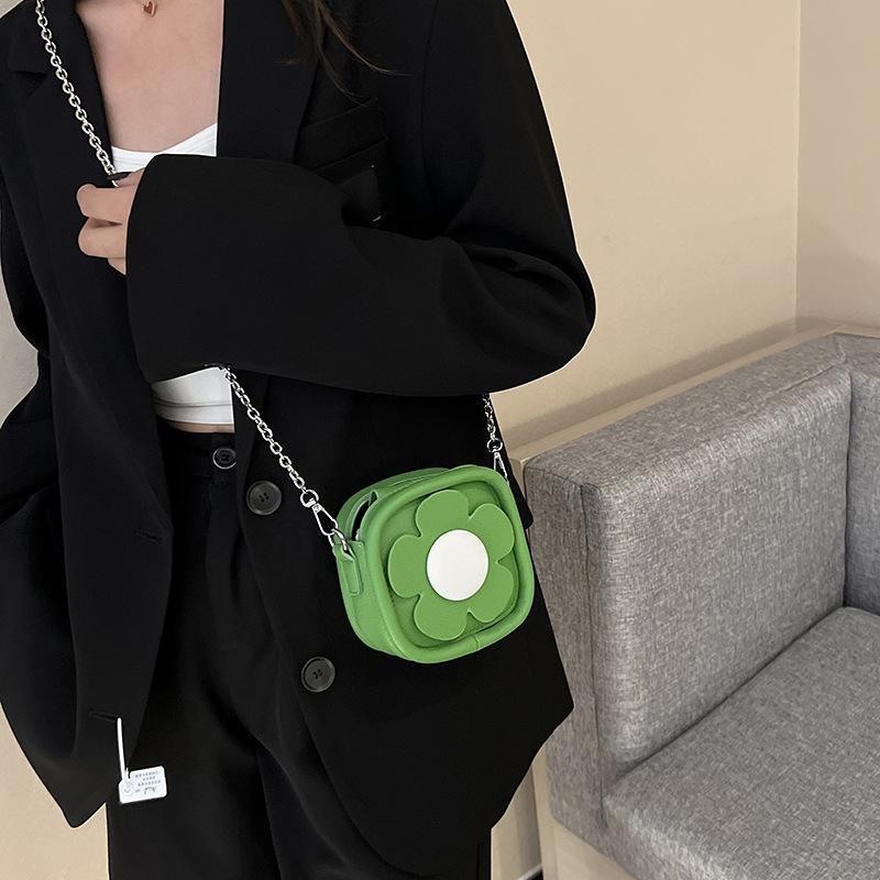 Small fresh literary women's bag 2025 new Mori sweet girl shoulder bag three-dimensional flower mini square bag tide
