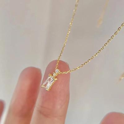 Colar Delicado com Zircônia Brilhante Pingente Dourado Delicado Joia para Noivado Presente Exquisito Acessórios