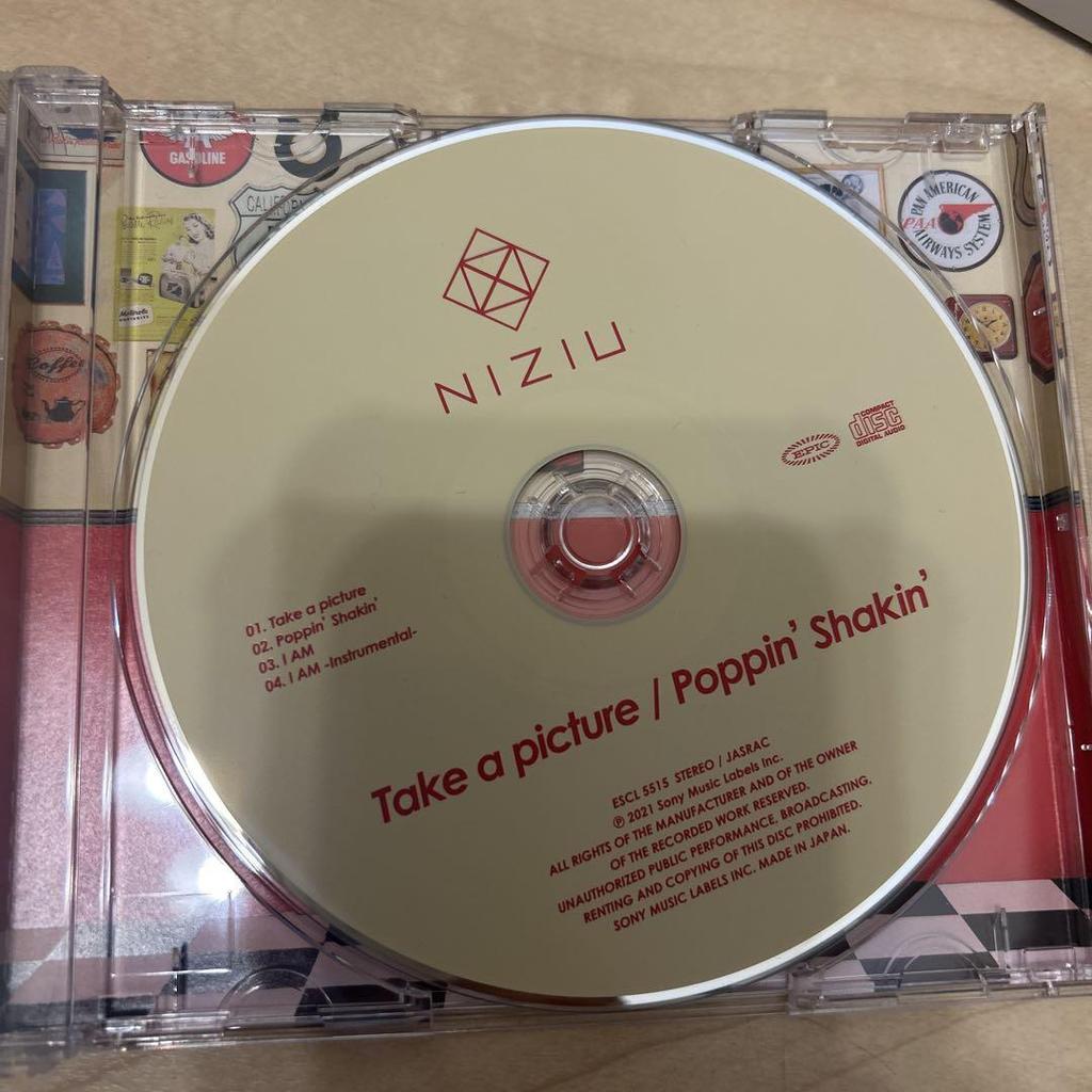 [USED] NiziU Take a Picture / Poppin' Shakin'CD