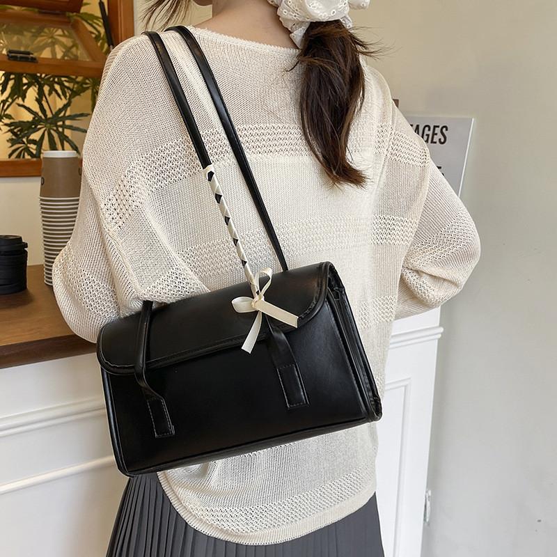 Street Style Pu Kleine Schultertasche Mit Klappe Für Den Täglichen Gebrauch
