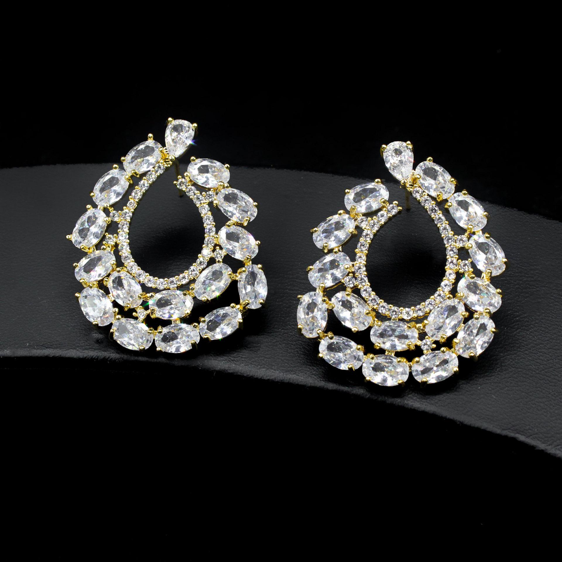 

Elegant Geometric Zircon Water Drop Earrings for Women - Luxurious and Versatile Jewelry Accessory
