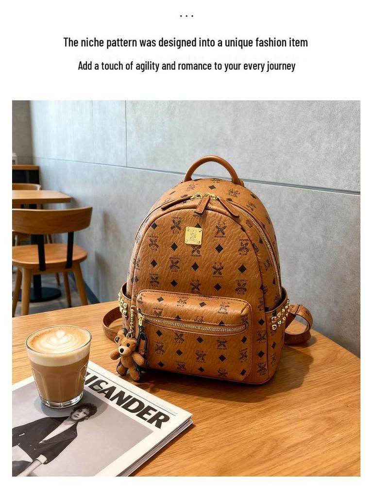 Hochwertiger Leichter Damen Mode Niet Rucksack für Herbst/Winter