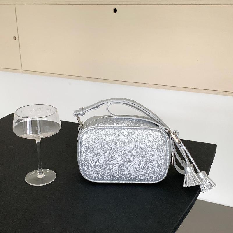 New small square bag, matte tassel mobile phone bag, zipper, solid color niche one-shoulder messenger bag, women's small bag.