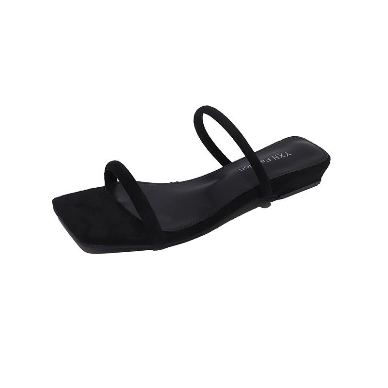 Gentle fairy wind slippers female summer wear 2025 new French one-word strap sandals flat-bottomed vacation beach sandals