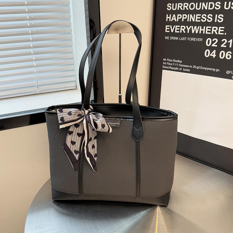 

Premium commuter large-capacity bag women s new casual shoulder bag popular tote bag чёрный