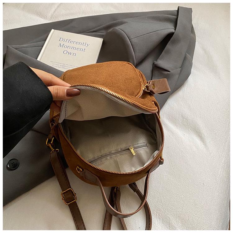 2025 Autumn/Winter Leopard Print Women's Retro Schoolbag: Large Capacity European & American Backpack for Students & Casual Travel