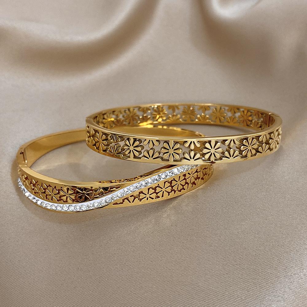 New Hollowout Flowers Rhinestones Stainless Steel Cuff Bracelet for Women Men Y2K Gold-plated Waterproof Charms Jewelry Gifts