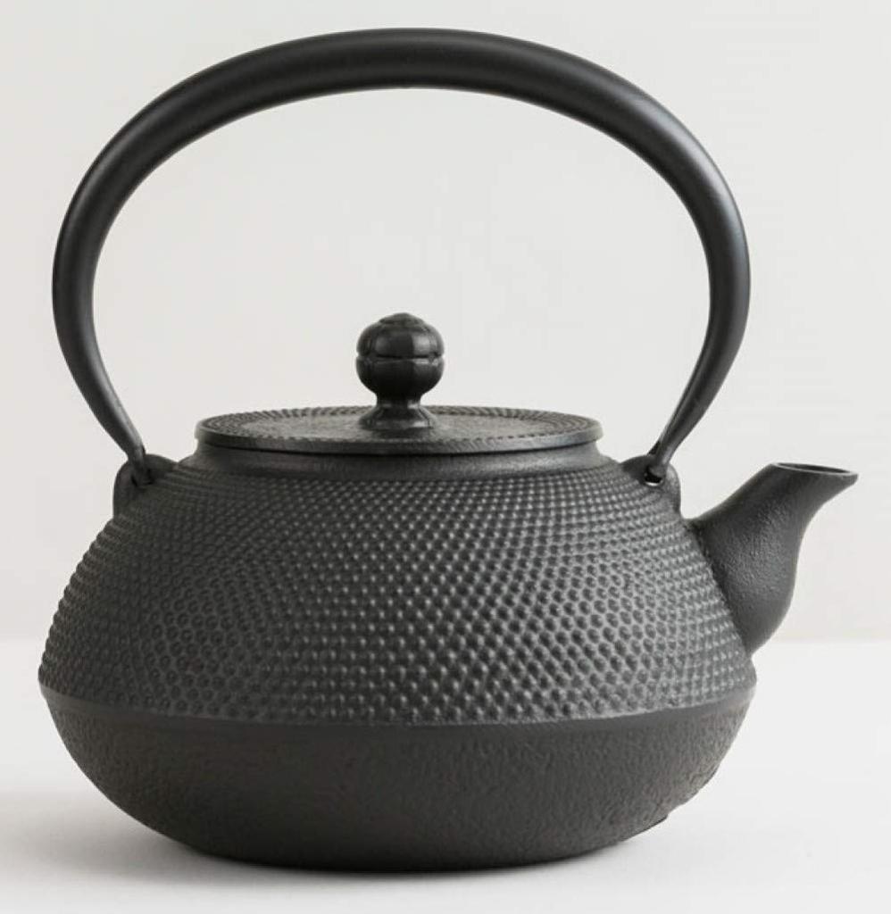 Iwachu Iron Kettle, 9-type, Flat Round Arare, Black Finish (Kamayaki), 1.1L, for Direct Heat, Nanbu Ironware, 11701