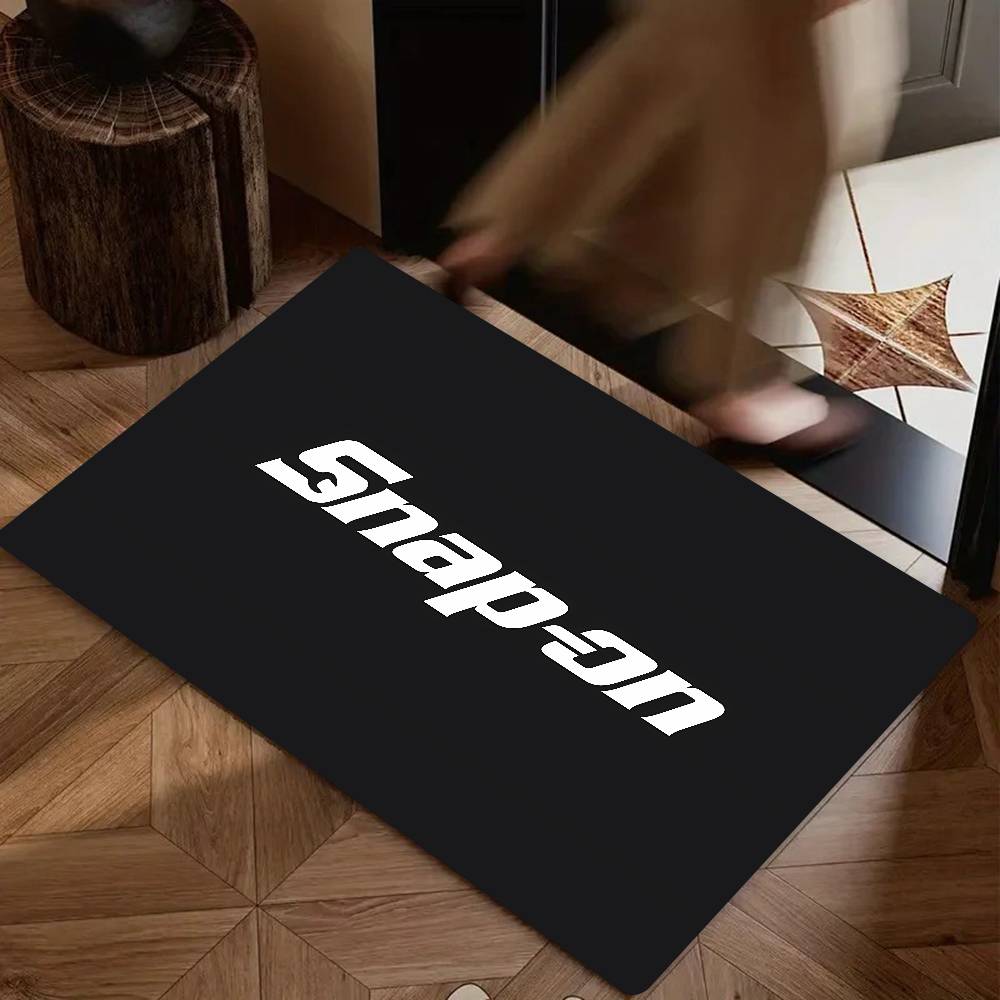 

S-Snap O-On Logo Floor Mat Suitable For Living Room Kitchen Bathroom Non-slip Mat Household Foot Mat 40x60cm