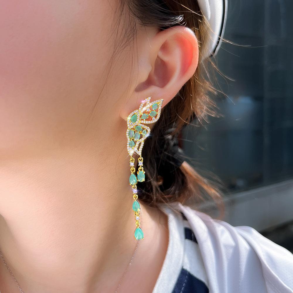 Nadel Leichte Luxusatmosphäre Schmetterling Wassertropfen Fransenohrringe Modifizieren Gesichtsform Temperament Fliegen Zusammen Zirkonia-Ohrringe