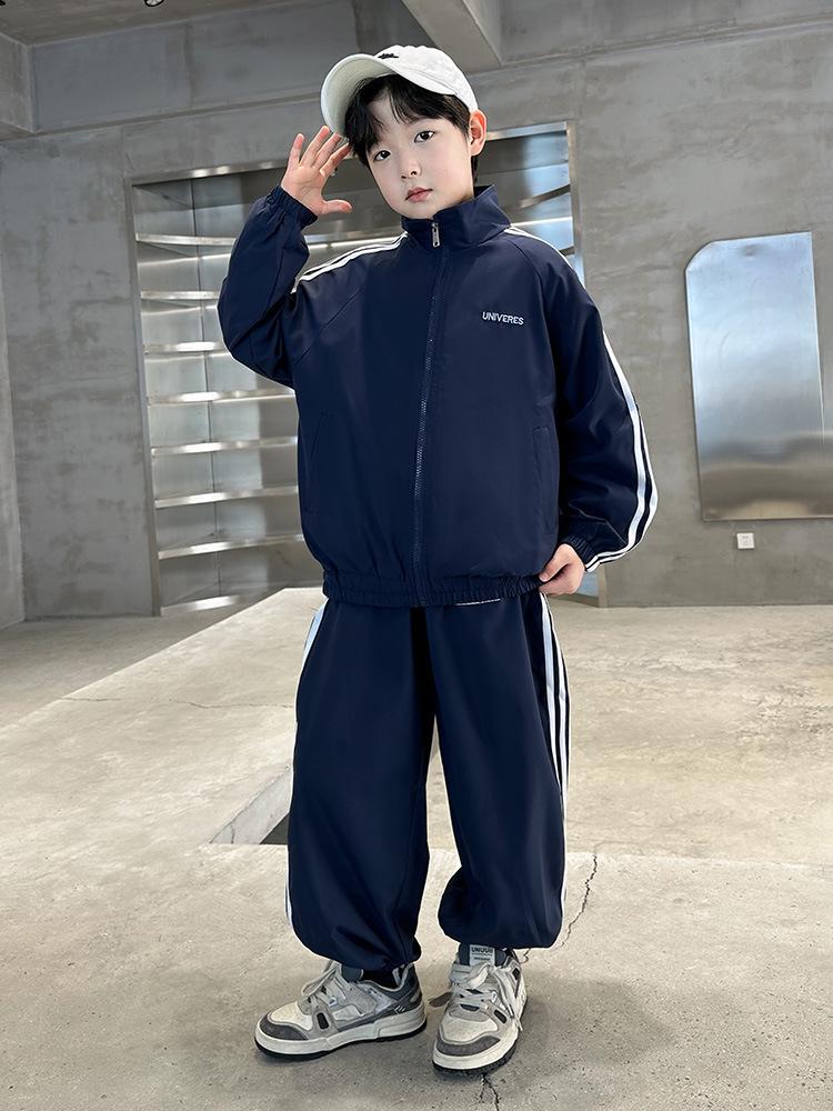 Jungen Herbst 2025 Stilvolles Sport-Zweiteiler-Set mit Kapuze