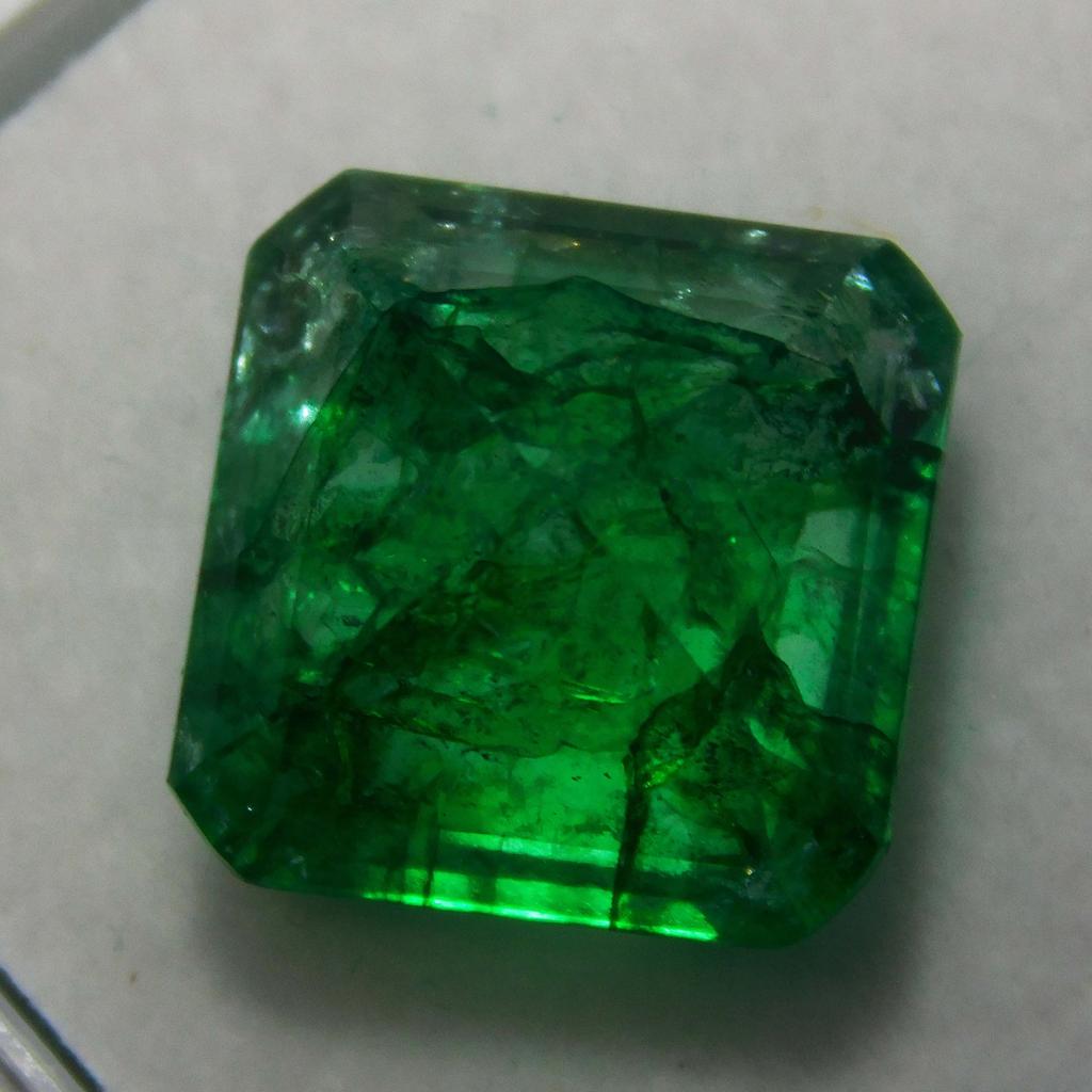 Square Cut CERTIFIED 9 Carat Natural Emerald Green Colombian Loose Gemstone A-3897b