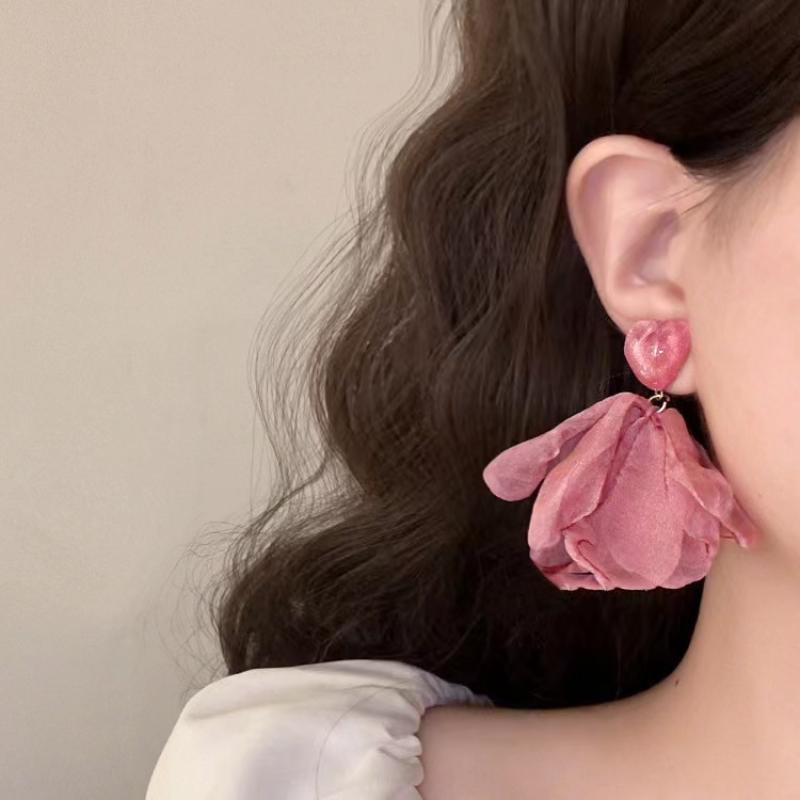 Sweet Mesh Fabric Flower Drop Earrings for Women Pink Acrylic Heart Earrings Holiday Beach Travel Jewelry Party Gift