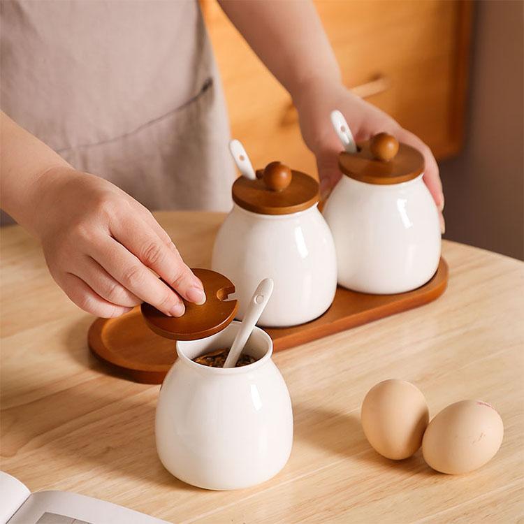 Ceramic Spice Jar Set Three-piece Solid Seasoning Storage Container Seasoning Jars & Bottles