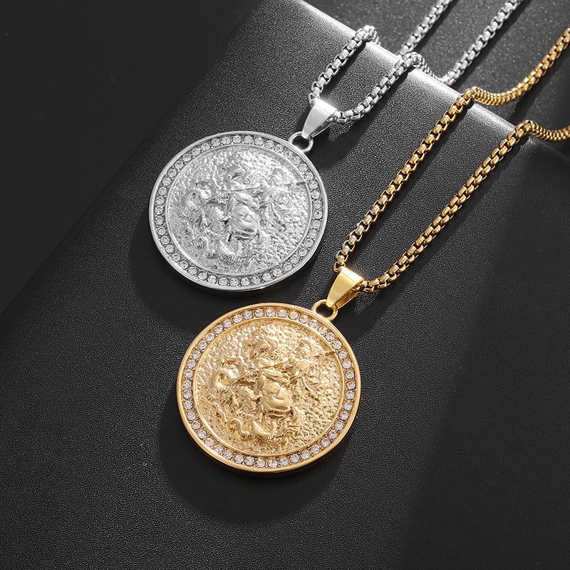 Classic Knight Pattern Engraved Zircon Inlaid Medal Pendant Necklace Fashion Rock Hip Hop Party Jewelry for Men