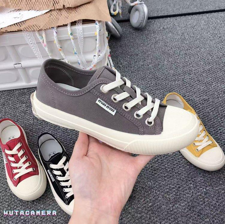 

Тонкие парусиновые туфли на плоской подошве для женщин, новинка лета 2025 года, на плоской подошве, нескользящие, с мягкой подошвой, легкие и универсальные, повседневные спортивные туфли 40 серый