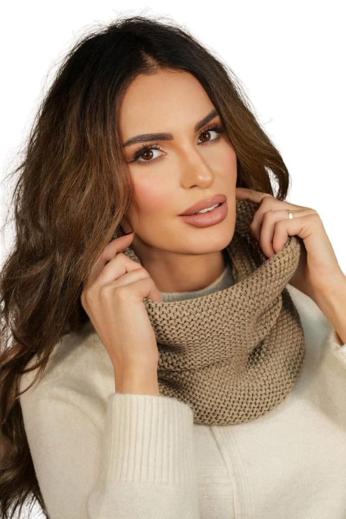 Leona - Warm Scarf in a Classic Waffle Weave in Dark Beige