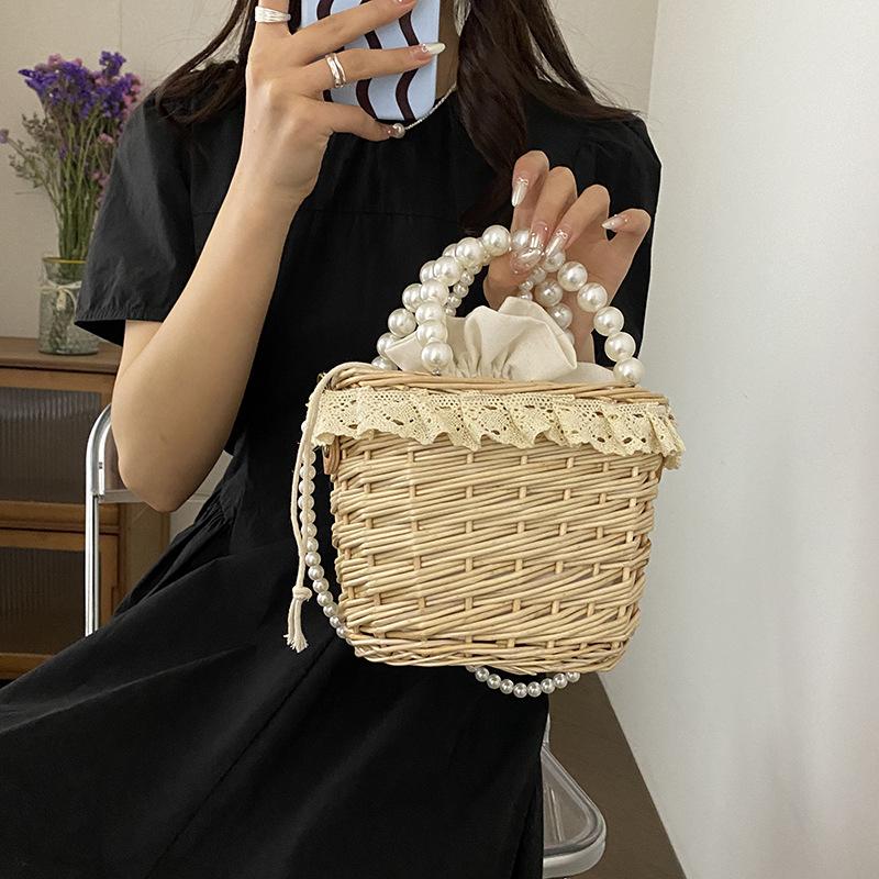 

Woven bag women s new beach vacation handbag shoulder bag chain crossbody bucket bag straw bag білий