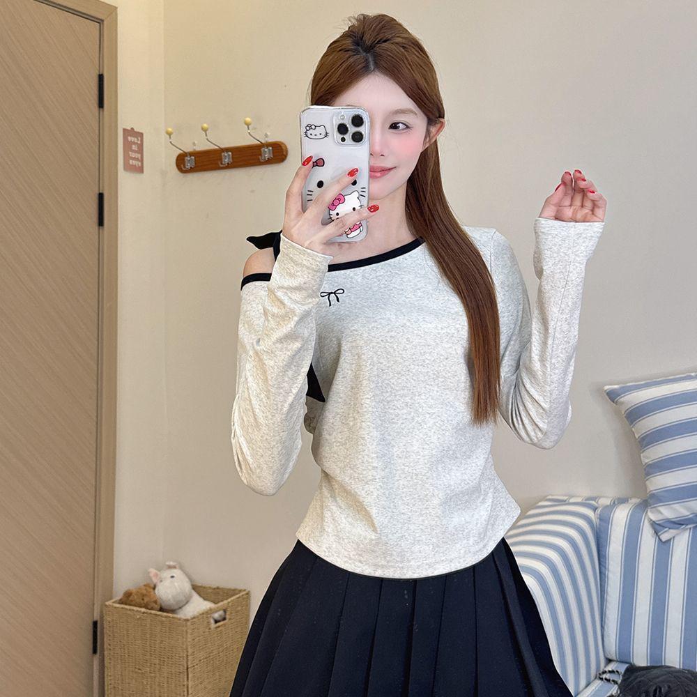 

Korean Style Asymmetrical Bow Embroidery Off-Shoulder T-shirt for Women - Sweet and Spicy 3D Tie-Up Long Sleeve Slim Cropped Top XS