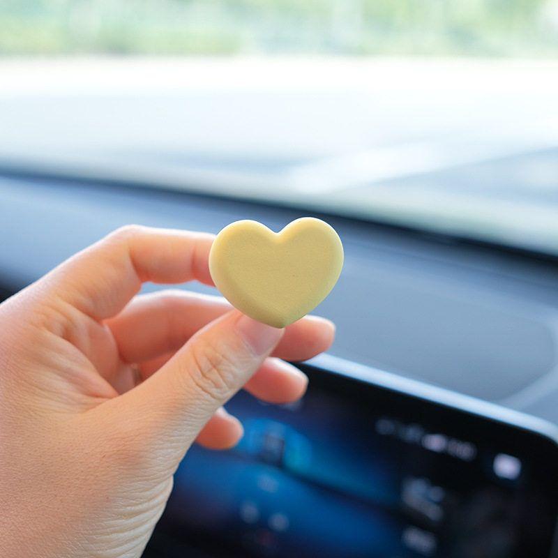 Internet Celebrity Cheering Duck Car Perfume Aromatherapy Car Air Conditioning Vent Decoration Diffuser Stone Goddess Fragrance Premium Yellow Little Heart