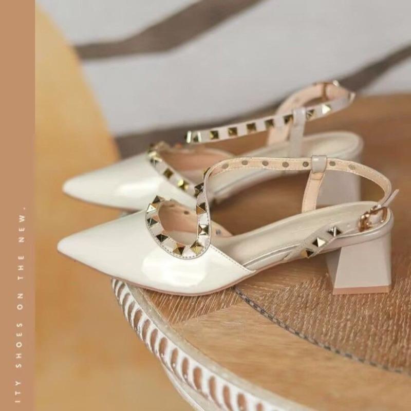 Fashion 2025 Summer New Kitten Heel French Niche Block Heel Pointed Toe Rivet Wrapped Head Back Empty Sandals for Women