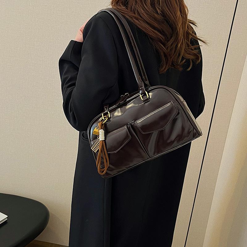 2025 autumn and winter new fashion pillow bag women's autumn and winter retro Boston bag portable shoulder bag