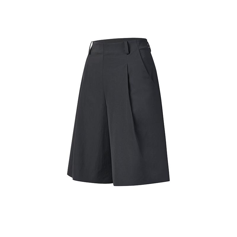 

FILA Golf Series Fashion Simple Classic Sports Golf Versatile Comfortable Quality Loose Woven Five-Point Casual Shorts Women shorts A11W625812FDB S