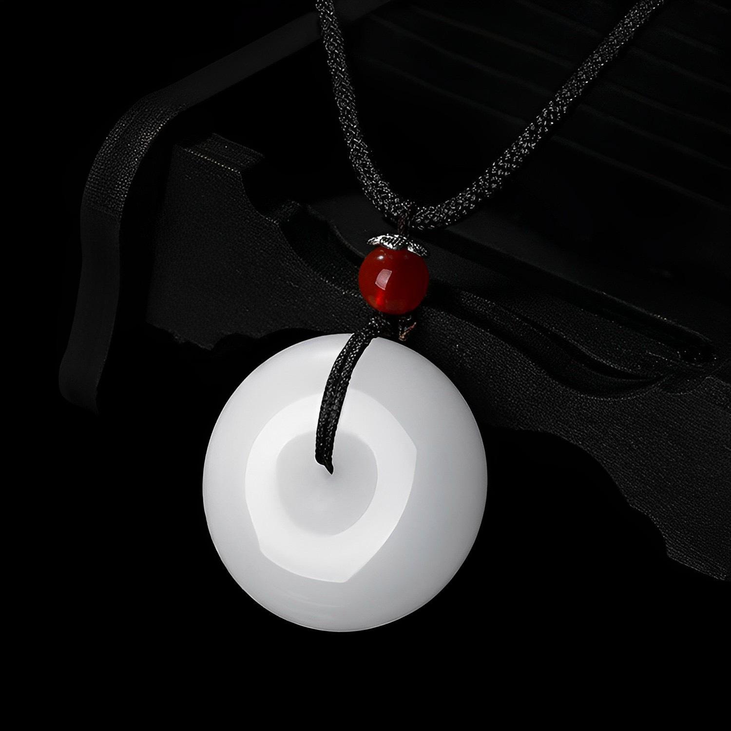 Xinjiang Golden Silk 25mm White Jade Mutton Fat Pendant