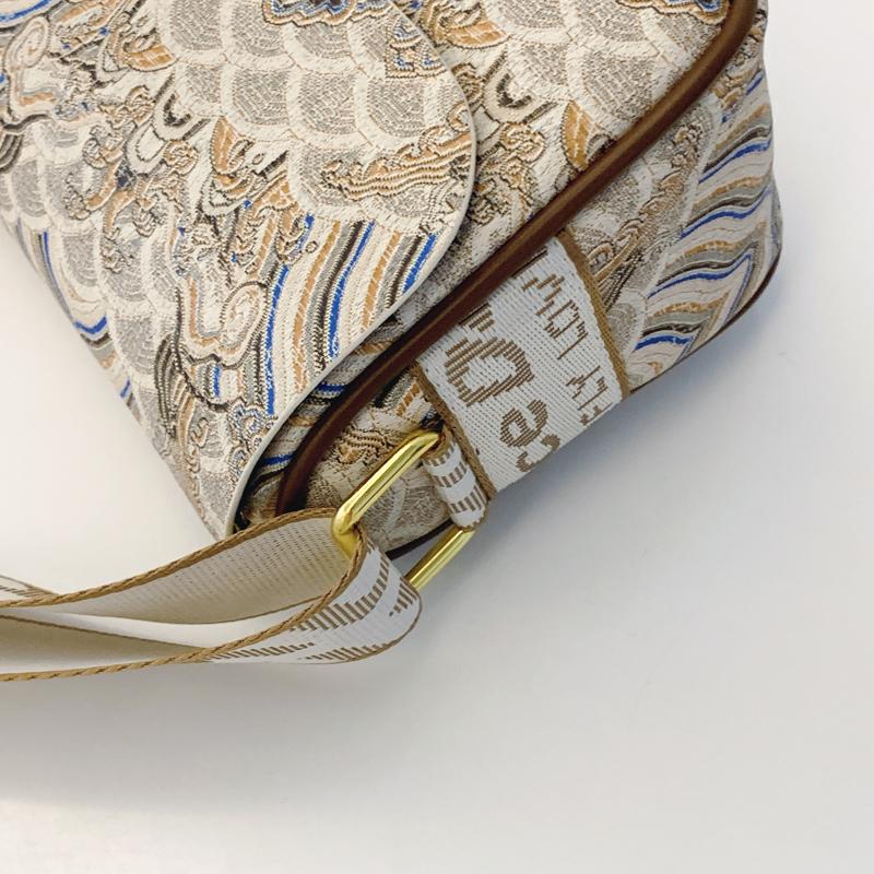 Fashion Brand Handbag New Large Capacity Shoulder Bag High-end Women's Bag Fashion Niche Leisure Handbag Ladies Crossbody Bag