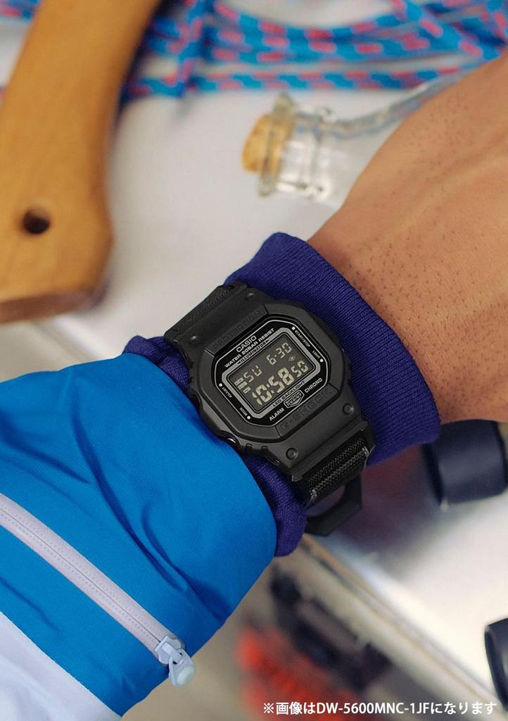 Casio Dunkel Hergestellt aus umweltfreundlichen Materialien G-Shock Herrenuhr, Grau, DW-5600MNC-8A2JF,