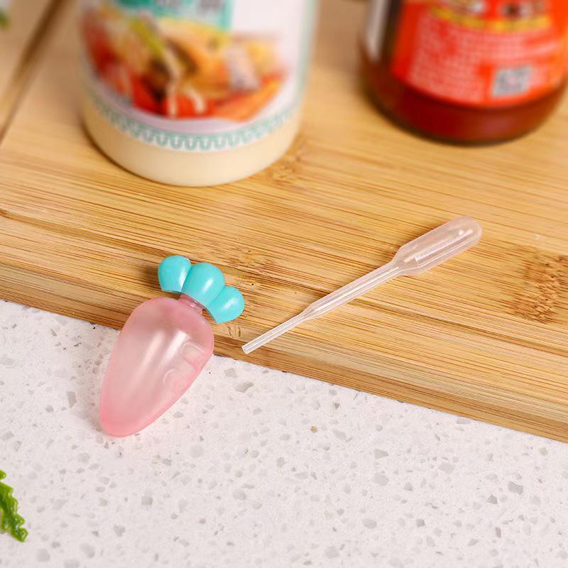 Portable Mini Squeeze Bottle for Tomato Salad Dressing and Honey Dispenser