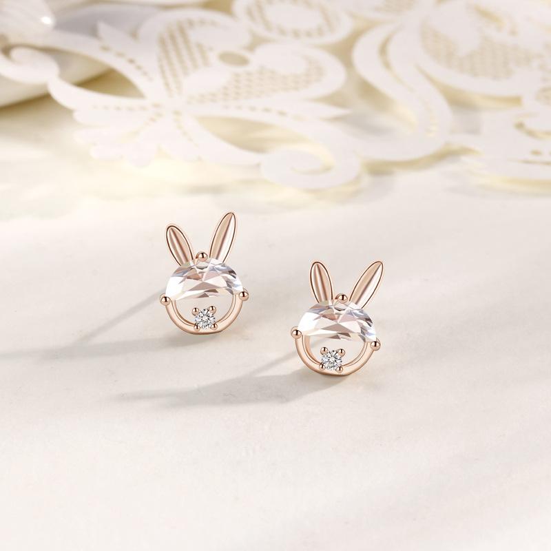

Серьги-пусеты в виде кролика Женская корейская версия Маленькие и милые украшения с кроличьими ушками, инкрустированные бриллиантами