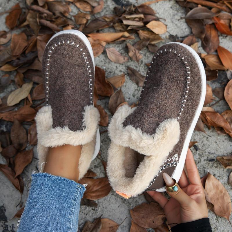 New Winter Women's Cotton Shoes Large Size Flat-bottomed Plush Thickened Burrs Warm Short Boots