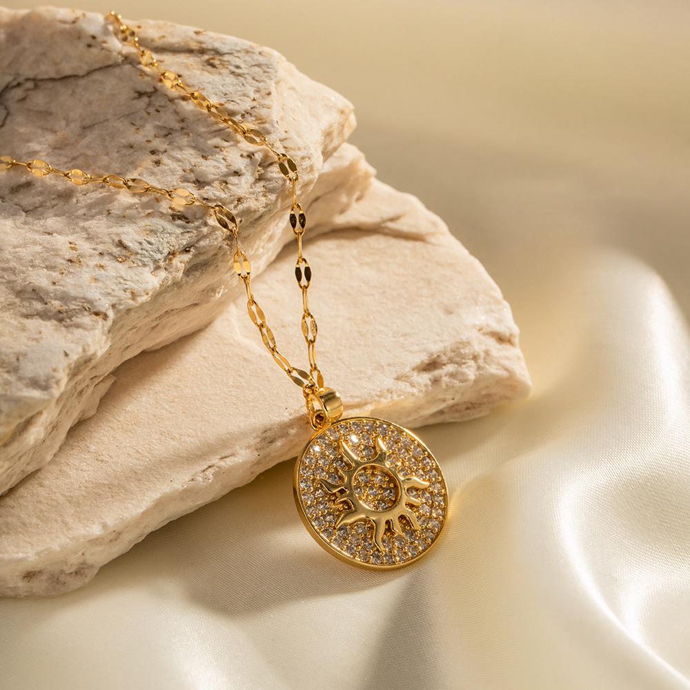 2024 Newest Fashion Pendant Necklace PVD Gold Plated Stainless Steel Sun Moon Engraved Pendant Classic Coin Pendant Jewelry