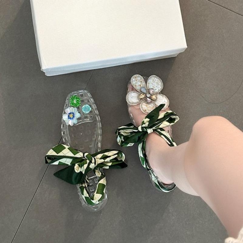 New Fashionable Versatile and Casual Women's Outerwear Shoes with A Hollowed-out Square Toe