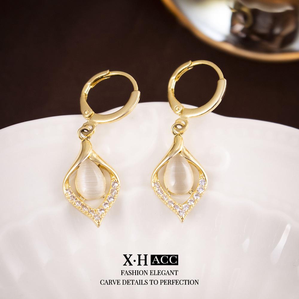 Silberne Nadel Katzenaugenstein Blume Ohrringe - Elegantes, vielseitiges Modeaccessoire für Frauen