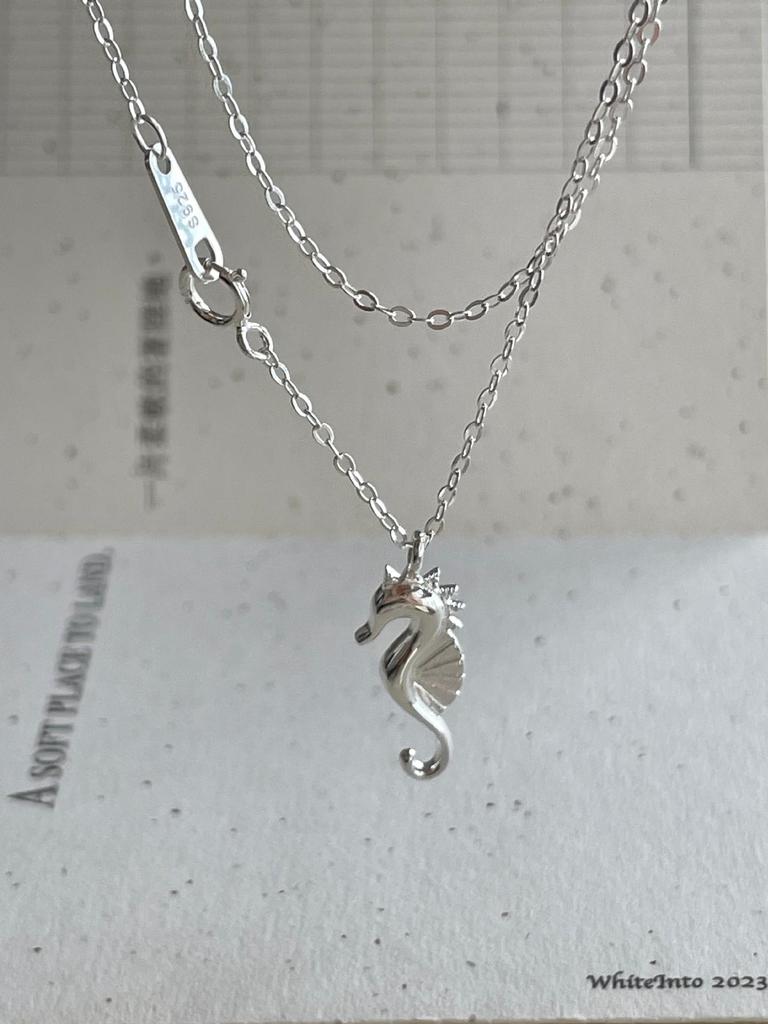 Korean White Copper Plated Seahorse Clavicle Chain Necklace