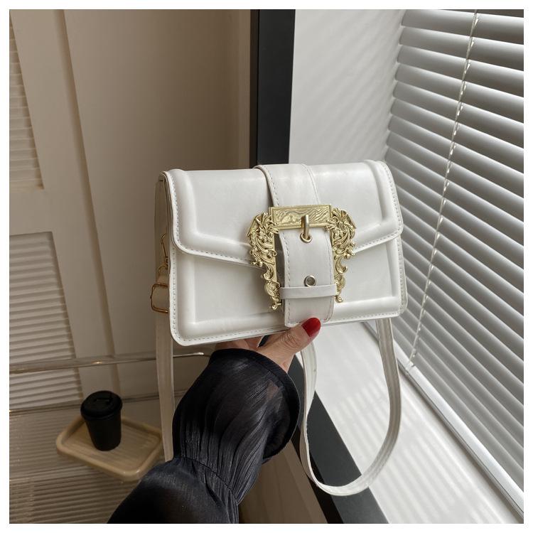 

Модная портативная маленькая квадратная сумка с замком для женщин 2024 года, новая трендовая однотонная сумка, темпераментная повседневная сумка через плечо белый
