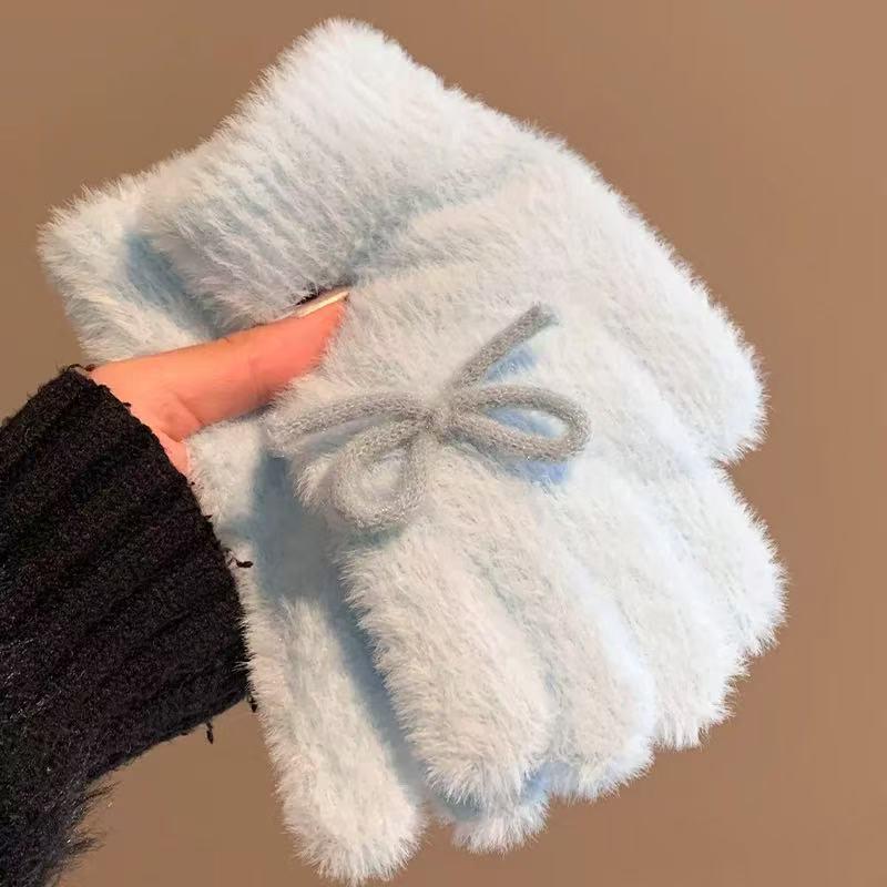 Korean Pink Bow Knit Plush Women's Winter Gloves: Fluffy, Velvet-Lined, Cold-Proof Five-Finger Design