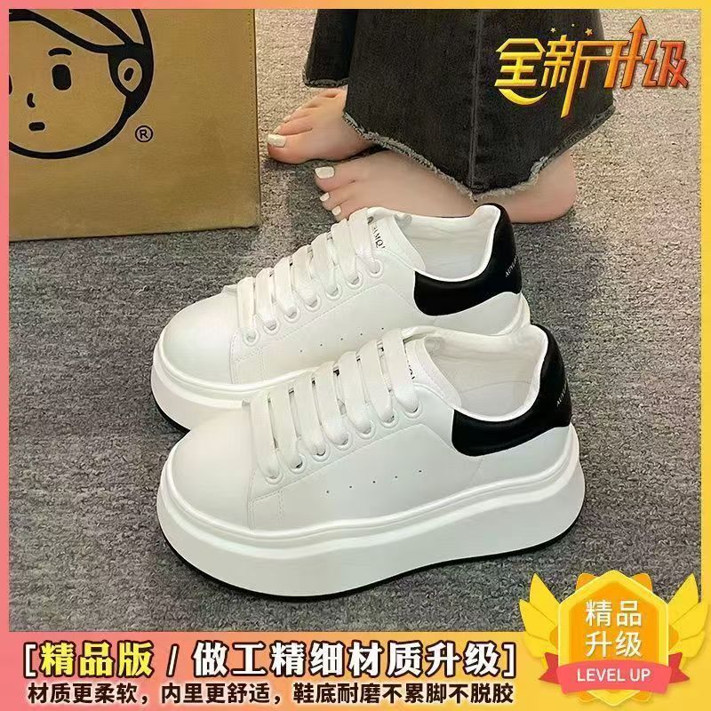 

Маленькие белые туфли женские 2025 лето популярные универсальные на толстой подошве маленькие люди увеличивают рост супер огонь спортивные повседневные маффины легкие кеды 39