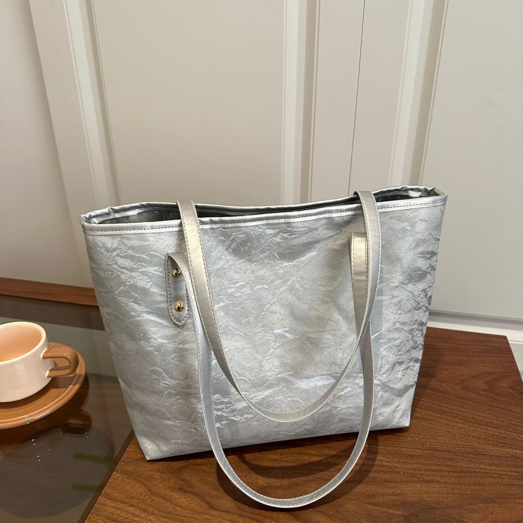 Simple Commuting and Leisure 2025 Winter New Solid Color Trend Fashion Large Capacity Trend Jitote Shoulder Women's Big Bag
