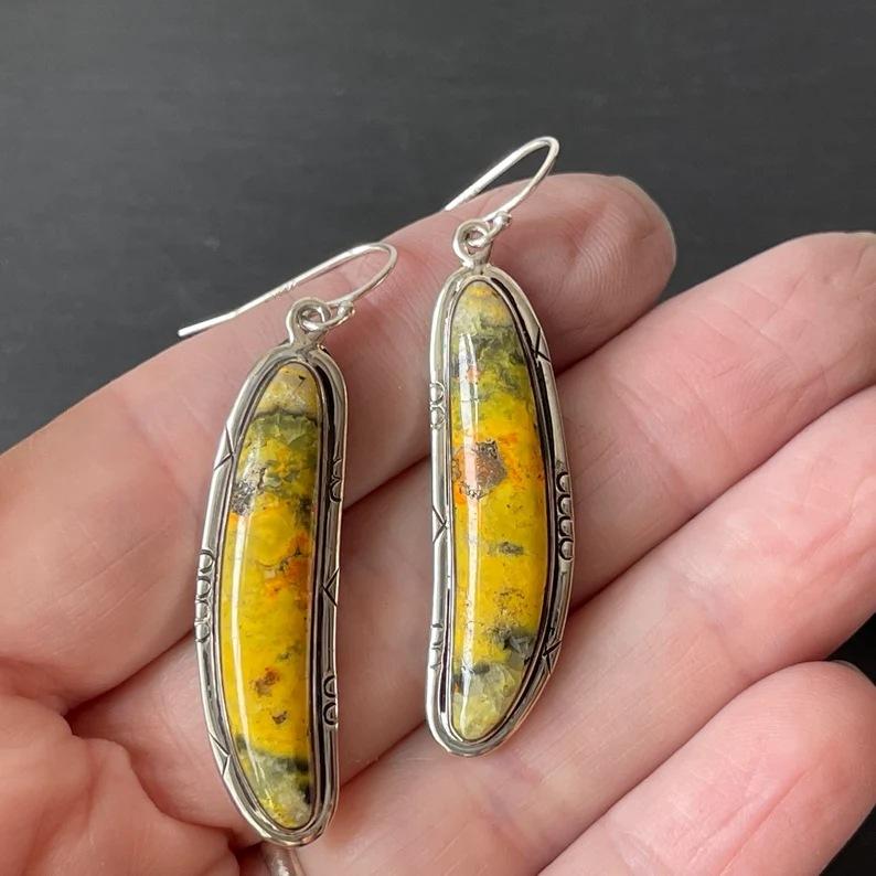 Vintage Yellow Stone Statement Geometric Long Hand Engraved Metal Earrings for Women Fashion Jewelry Bohemian Femmel